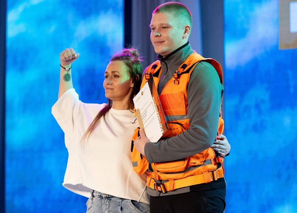 Работника ЧМК наградили за активную работу в поисково-спасательном отряде «ЛизаАлерт»